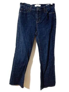Levi’s Perfectly Slimming Boot Cut 512 Denim Jeans Dark Wash Back Flap Pockets